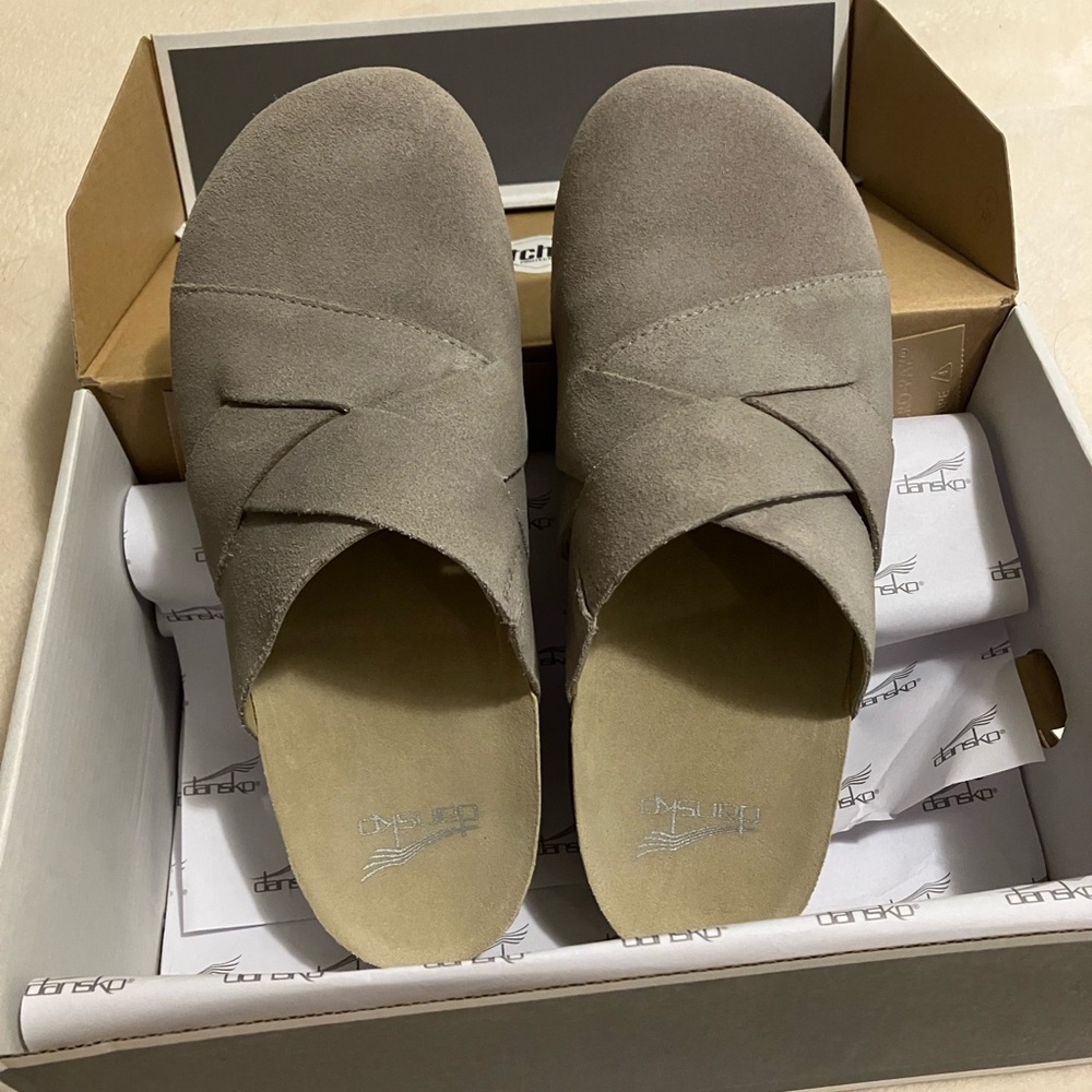 NIB Dansko Daniella Clog - Taupe Suede size 37 (US 6.5 or 7) - New With Box!